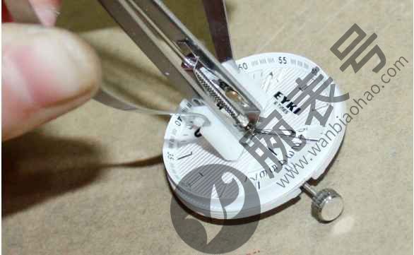 NOMOS手表發(fā)條怎么擰回去